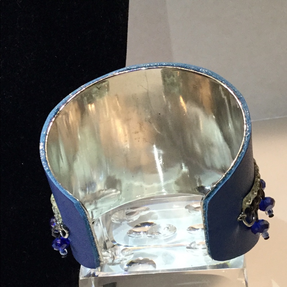 Blue leather cuff - Picture 2 of 2